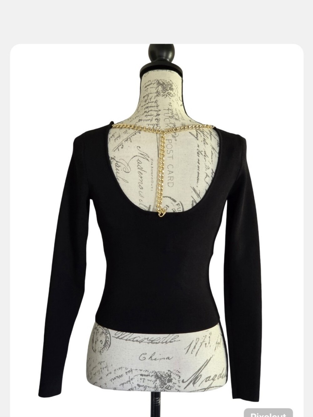 Chain Detail Cropped Sweater.
